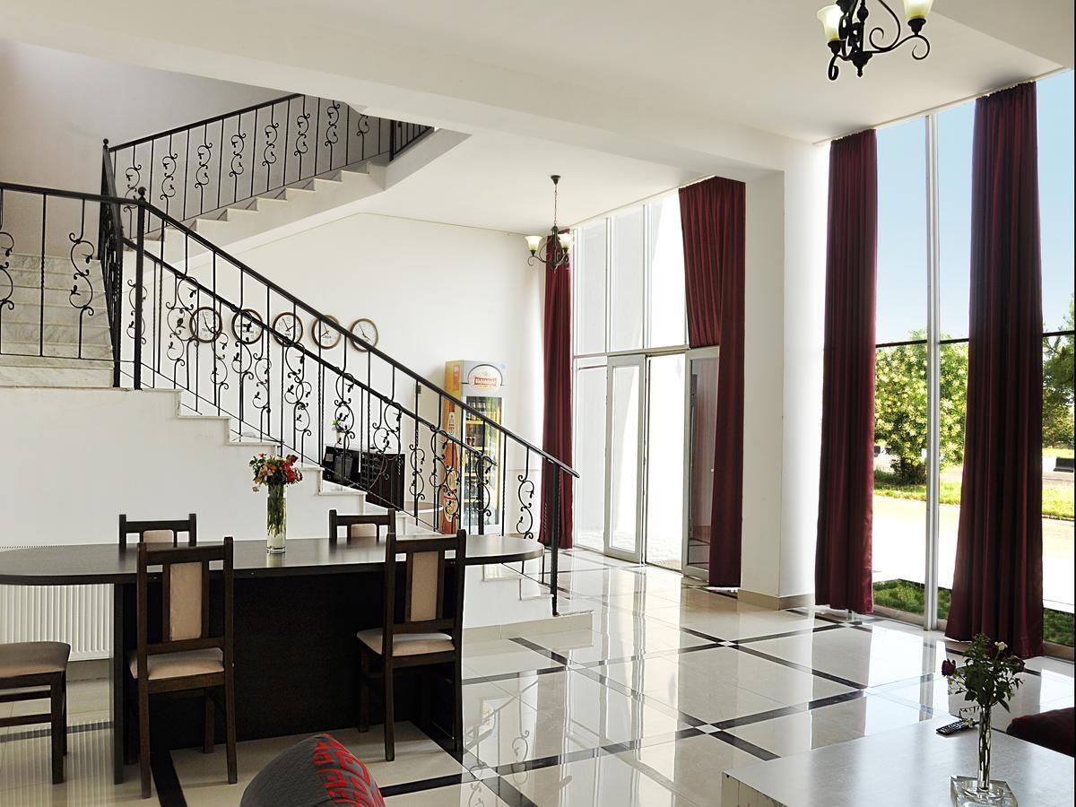 Grand Hotel Tbilisi ภายนอก รูปภาพ