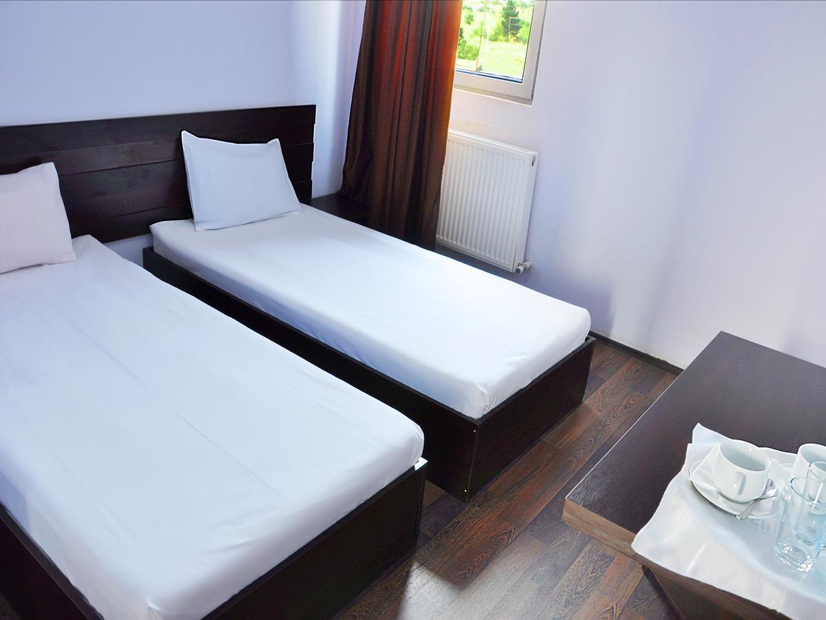 Grand Hotel Tbilisi ภายนอก รูปภาพ